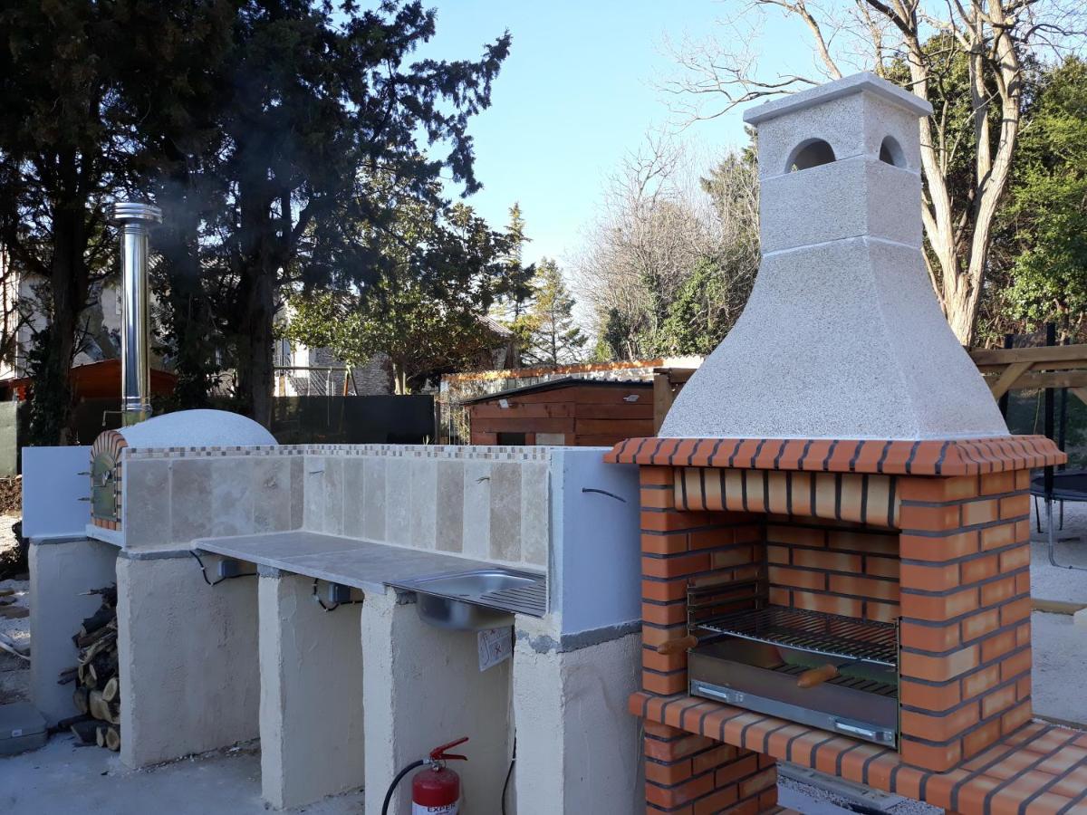 Gite De Leonie Moulin De Tartay En Avignon Exteriör bild